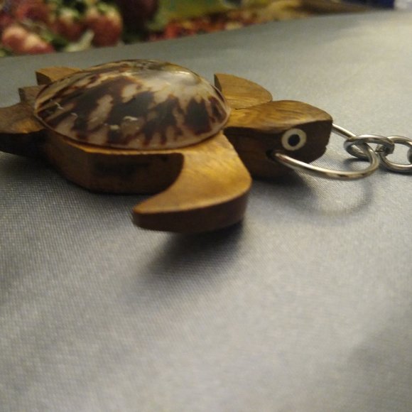 Shell Necklace & Turtle 🐢 Keychain - Picture 2 of 4